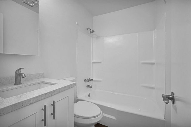 4051 NE 13th Avenue, Oakland Park, FL 33334