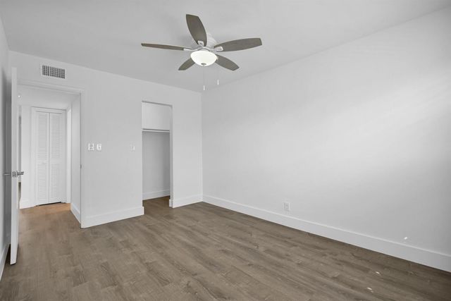 4051 NE 13th Avenue, Oakland Park, FL 33334