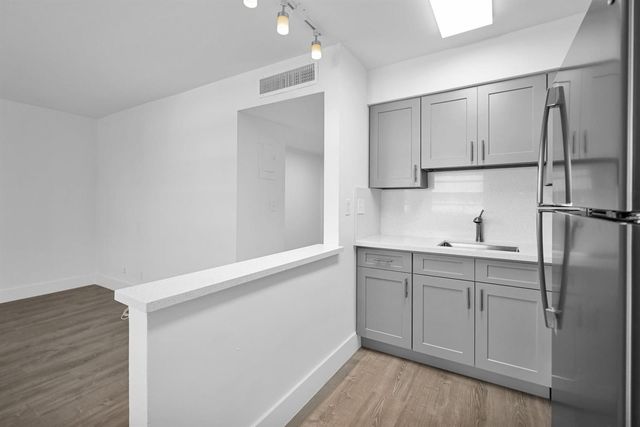 4051 NE 13th Avenue, Oakland Park, FL 33334