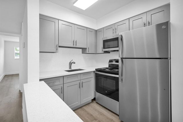 4051 NE 13th Avenue, Oakland Park, FL 33334