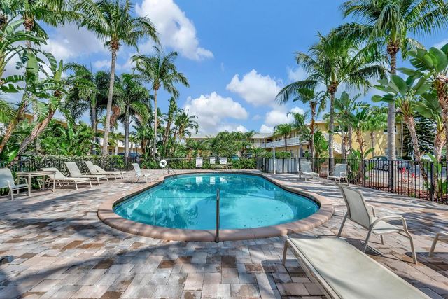 4051 NE 13th Avenue, Oakland Park, FL 33334
