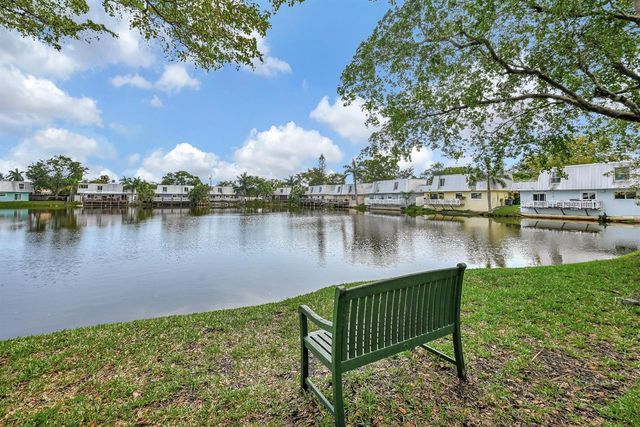 4051 NE 13th Avenue, Oakland Park, FL 33334