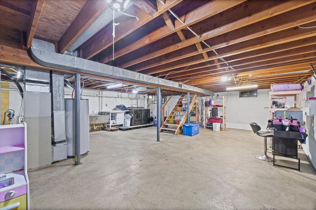 1005 S Country Squire Drive, Urbana, IL 61802