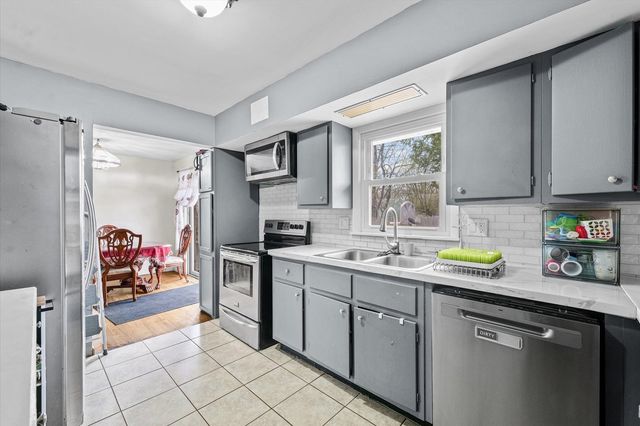 1005 S Country Squire Drive, Urbana, IL 61802