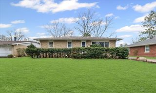 1005 S Country Squire Drive, Urbana, IL 61802