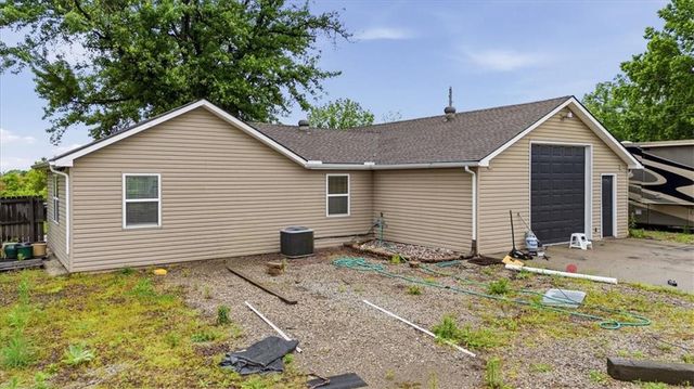 2440 Lowenstein Drive, Lee's Summit, MO 64081