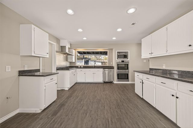 1814 Eagle Point Road, Crosby, TX 77532