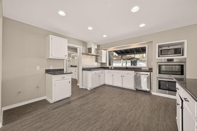 1814 Eagle Point Road, Crosby, TX 77532