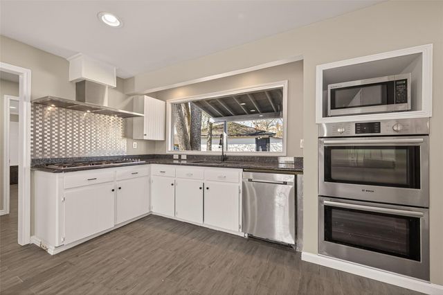 1814 Eagle Point Road, Crosby, TX 77532