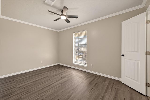 1814 Eagle Point Road, Crosby, TX 77532