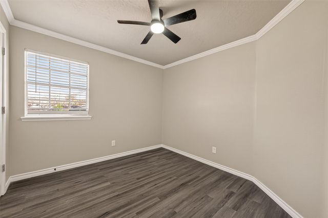 1814 Eagle Point Road, Crosby, TX 77532