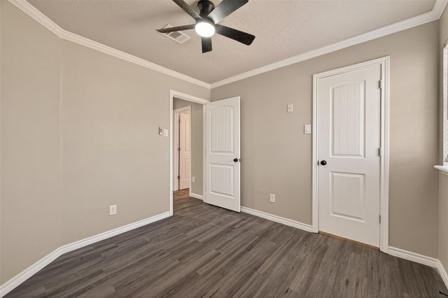 1814 Eagle Point Road, Crosby, TX 77532