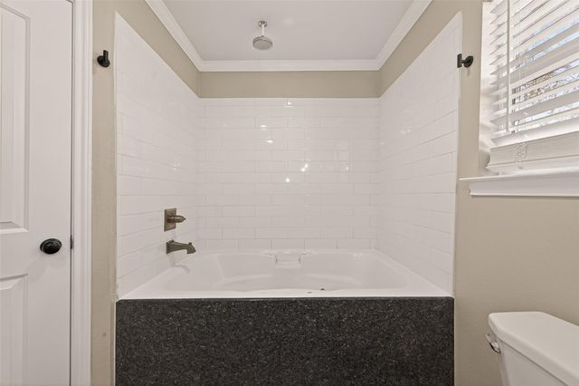 1814 Eagle Point Road, Crosby, TX 77532