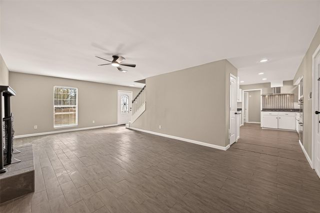 1814 Eagle Point Road, Crosby, TX 77532