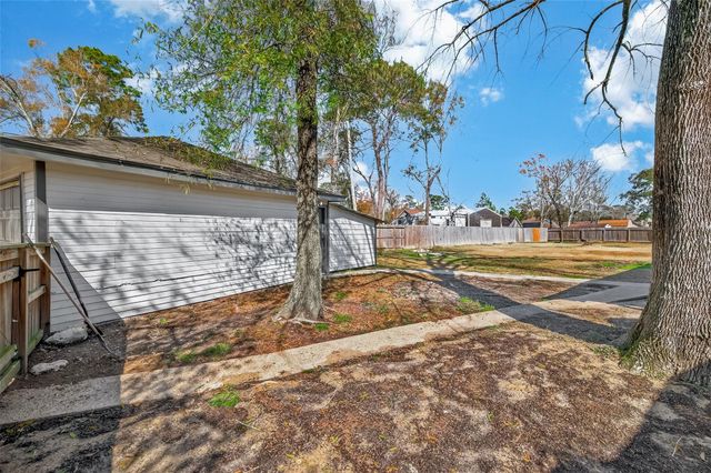 1814 Eagle Point Road, Crosby, TX 77532