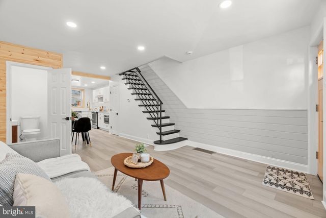 302 CANTRELL ST, Philadelphia, PA 19148