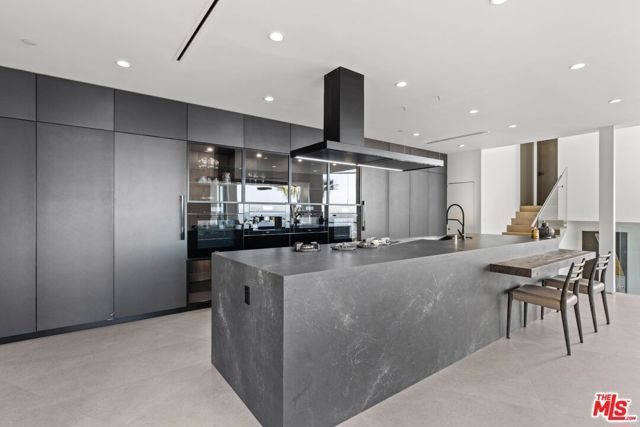 9270 Kinglet Drive, Los Angeles, CA 90069