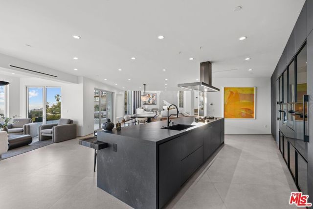 9270 Kinglet Drive, Los Angeles, CA 90069