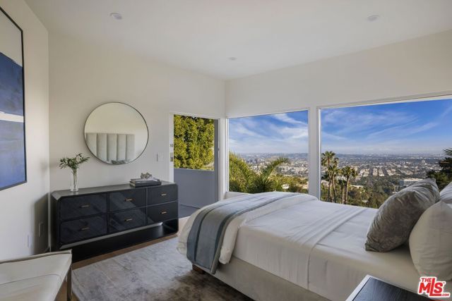 9270 Kinglet Drive, Los Angeles, CA 90069
