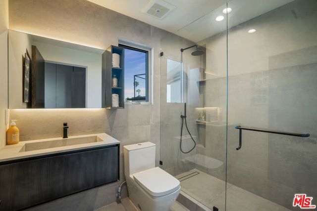 9270 Kinglet Drive, Los Angeles, CA 90069