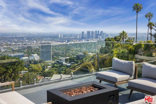9270 Kinglet Drive, Los Angeles, CA 90069
