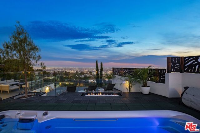 9270 Kinglet Drive, Los Angeles, CA 90069
