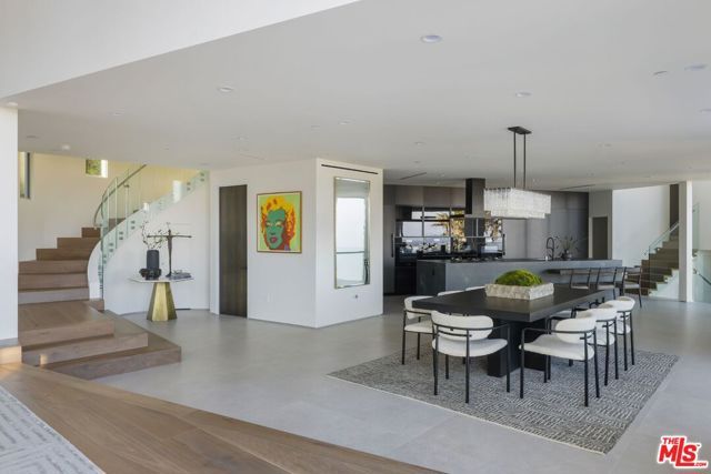 9270 Kinglet Drive, Los Angeles, CA 90069