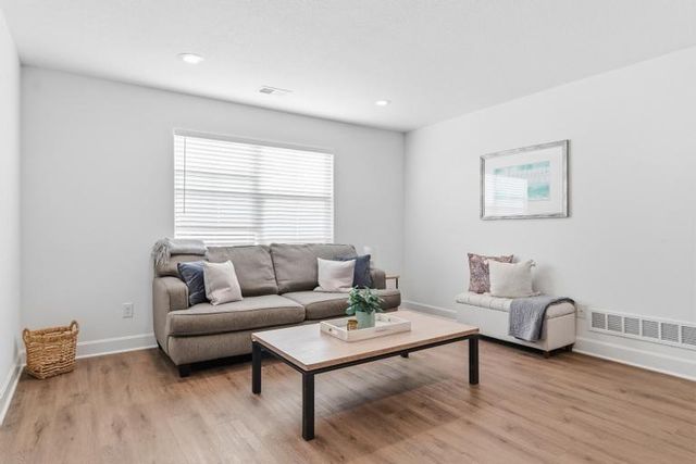 21738 W 123RD Terrace, Olathe, KS 66061