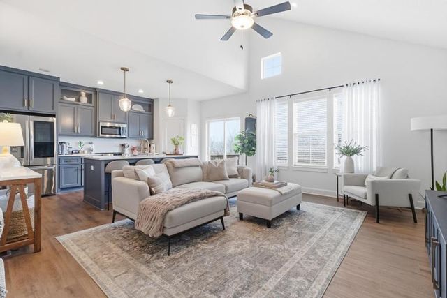 21738 W 123RD Terrace, Olathe, KS 66061