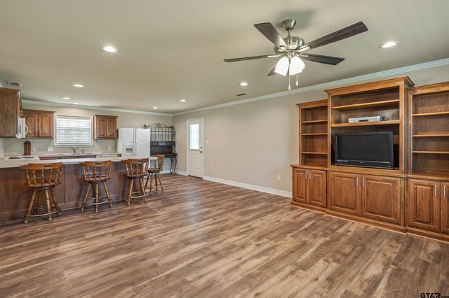 13094 FM 2010, Chandler, TX 75758