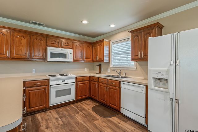 13094 FM 2010, Chandler, TX 75758