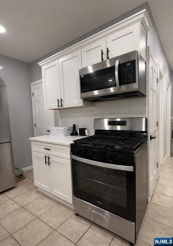 13 Barnert Place, Paterson, NJ 07522