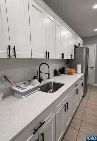 13 Barnert Place, Paterson, NJ 07522