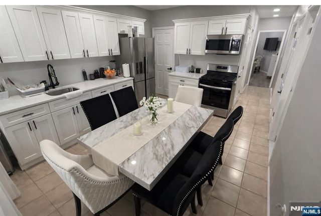 13 Barnert Place, Paterson, NJ 07522