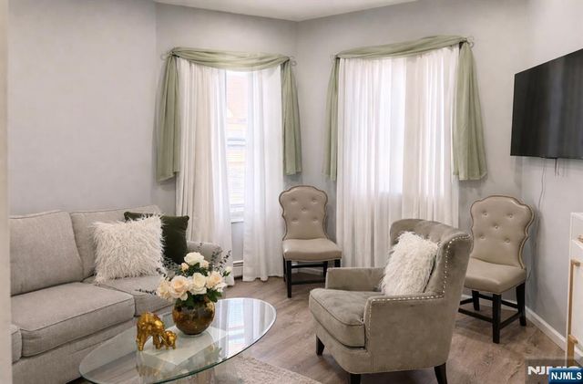 13 Barnert Place, Paterson, NJ 07522