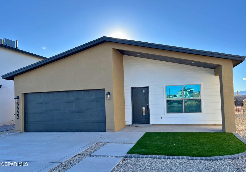 9922 Marisabel Place, Socorro, TX 79927