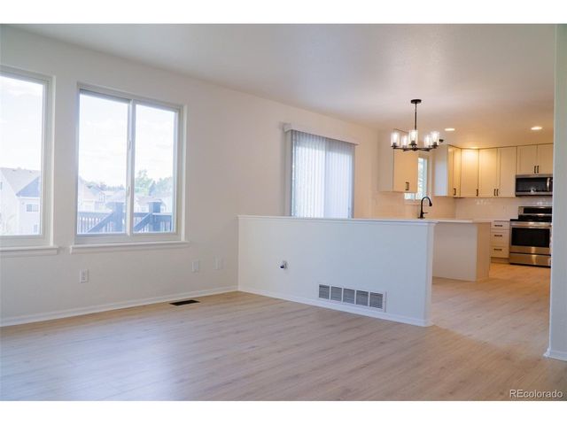 21878 E Powers Dr, Aurora, CO 80015
