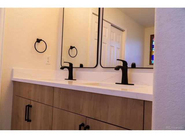 21878 E Powers Dr, Aurora, CO 80015