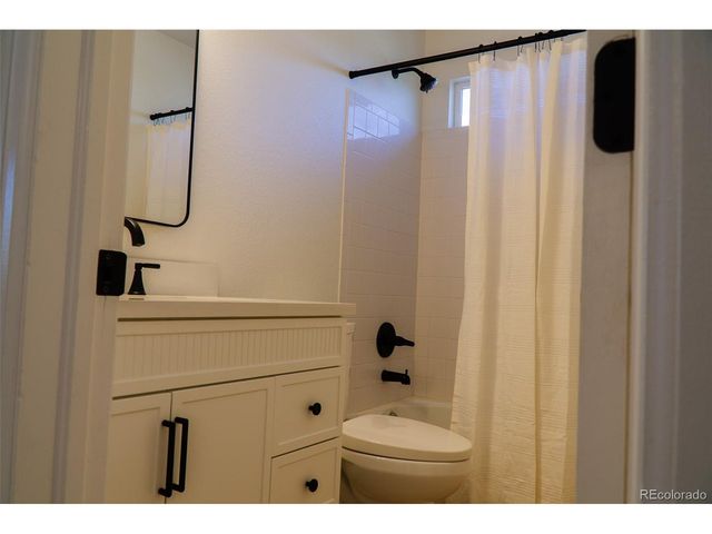21878 E Powers Dr, Aurora, CO 80015