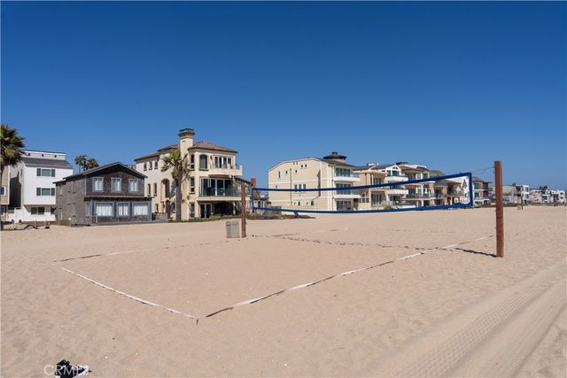 53 B Surfside, Surfside, CA 90743