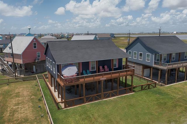 1922 Blue Water Highway, Surfside Beach, TX 77541