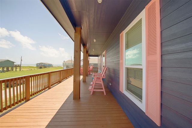 1922 Blue Water Highway, Surfside Beach, TX 77541