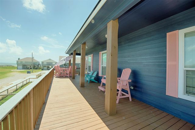 1922 Blue Water Highway, Surfside Beach, TX 77541