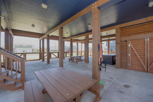1922 Blue Water Highway, Surfside Beach, TX 77541
