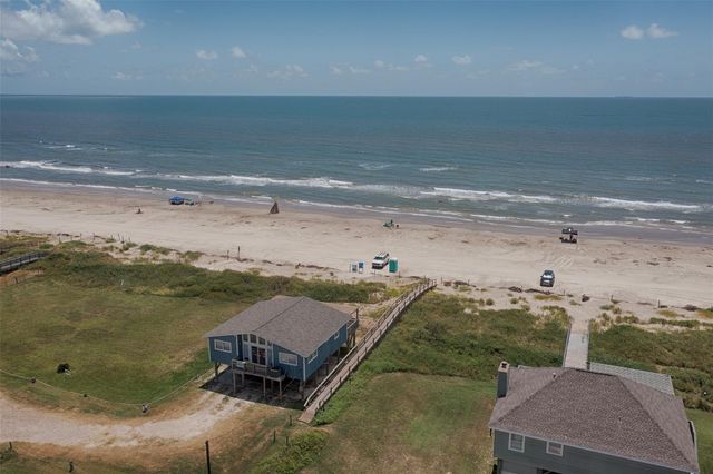1922 Blue Water Highway, Surfside Beach, TX 77541