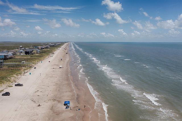 1922 Blue Water Highway, Surfside Beach, TX 77541