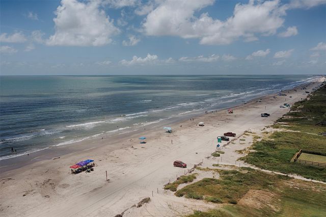 1922 Blue Water Highway, Surfside Beach, TX 77541
