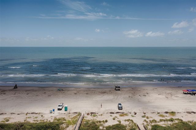 1922 Blue Water Highway, Surfside Beach, TX 77541