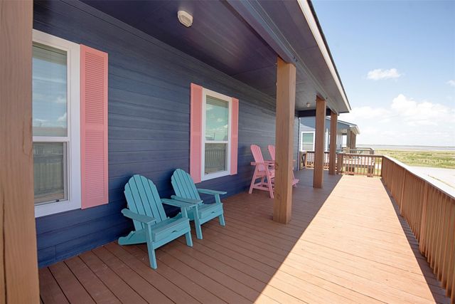 1922 Blue Water Highway, Surfside Beach, TX 77541