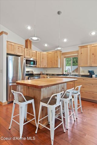 70 S Granite Bay Rd, Nordman, ID 83848